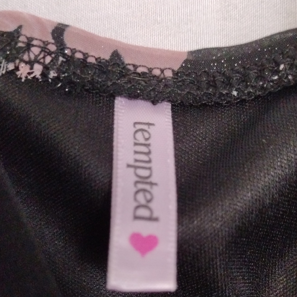 Tempted Black and Pink Floral Top - Picture 5 of 7